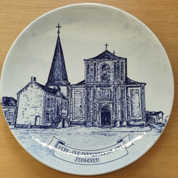 St Quintinus Porceleinen schotel